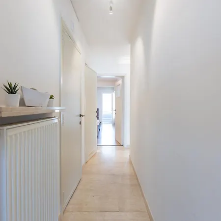 Apartment Eden Roc 02-03